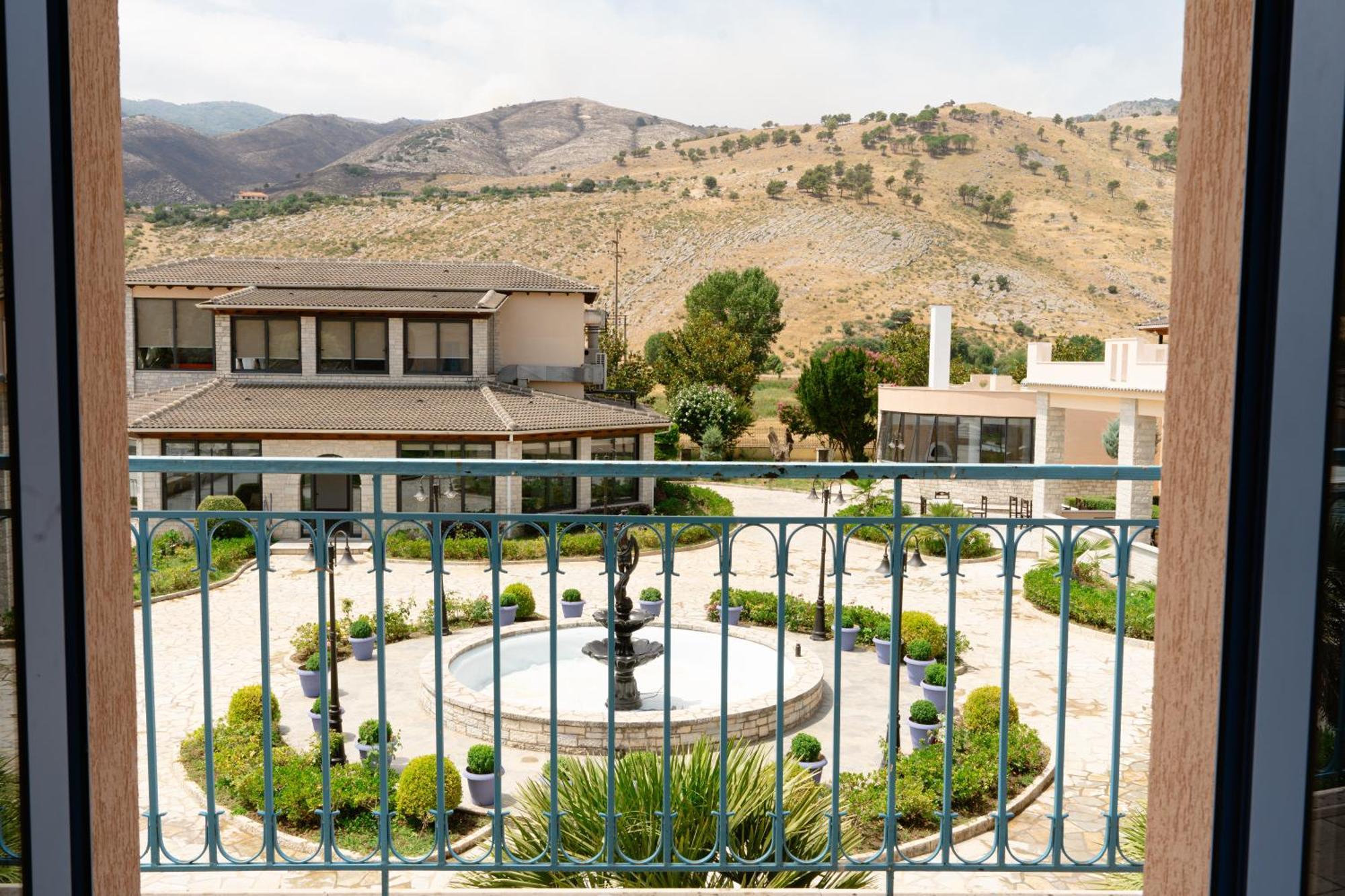 Kronos Village Gjirokastër المظهر الخارجي الصورة